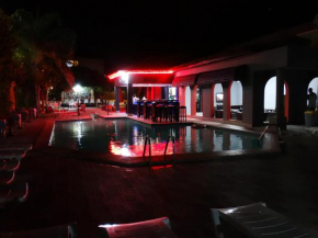 Гостиница Seaview Gardens Hotel  Serrekunda